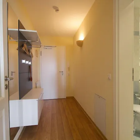 Meeresblickresidenzen Nr 50 Mit Sauna- Und Schwimmbadnutzung Im Ahoi Sellin